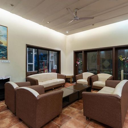 Capital O 47539Capital O Umbergaon Club Hotel Umargām Esterno foto