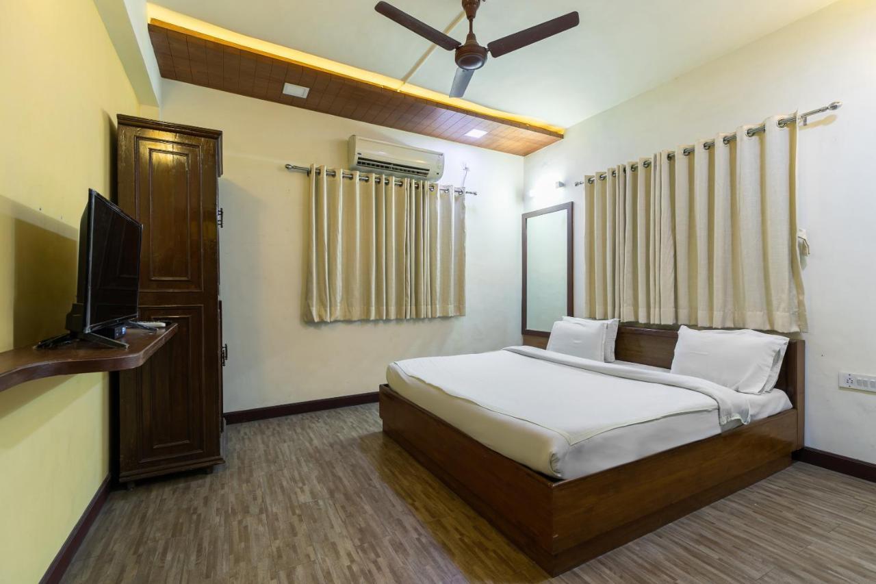Capital O 47539Capital O Umbergaon Club Hotel Umargām Esterno foto