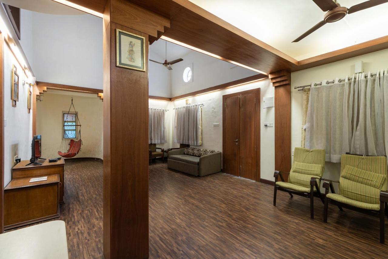 Capital O 47539Capital O Umbergaon Club Hotel Umargām Esterno foto