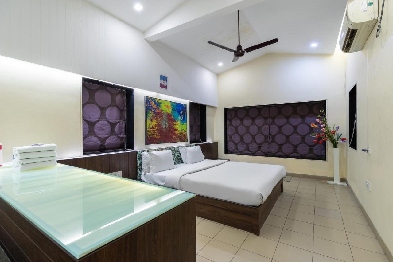 Capital O 47539Capital O Umbergaon Club Hotel Umargām Esterno foto