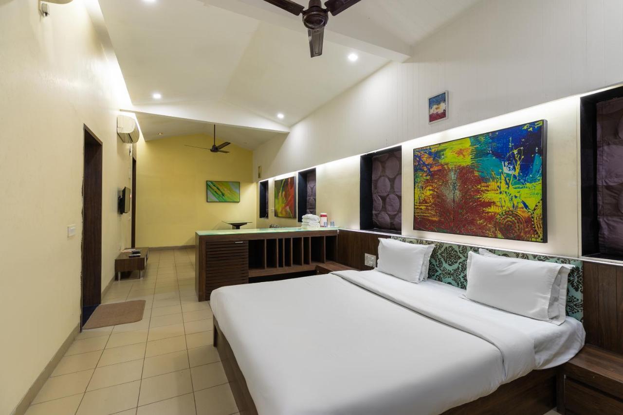 Capital O 47539Capital O Umbergaon Club Hotel Umargām Esterno foto