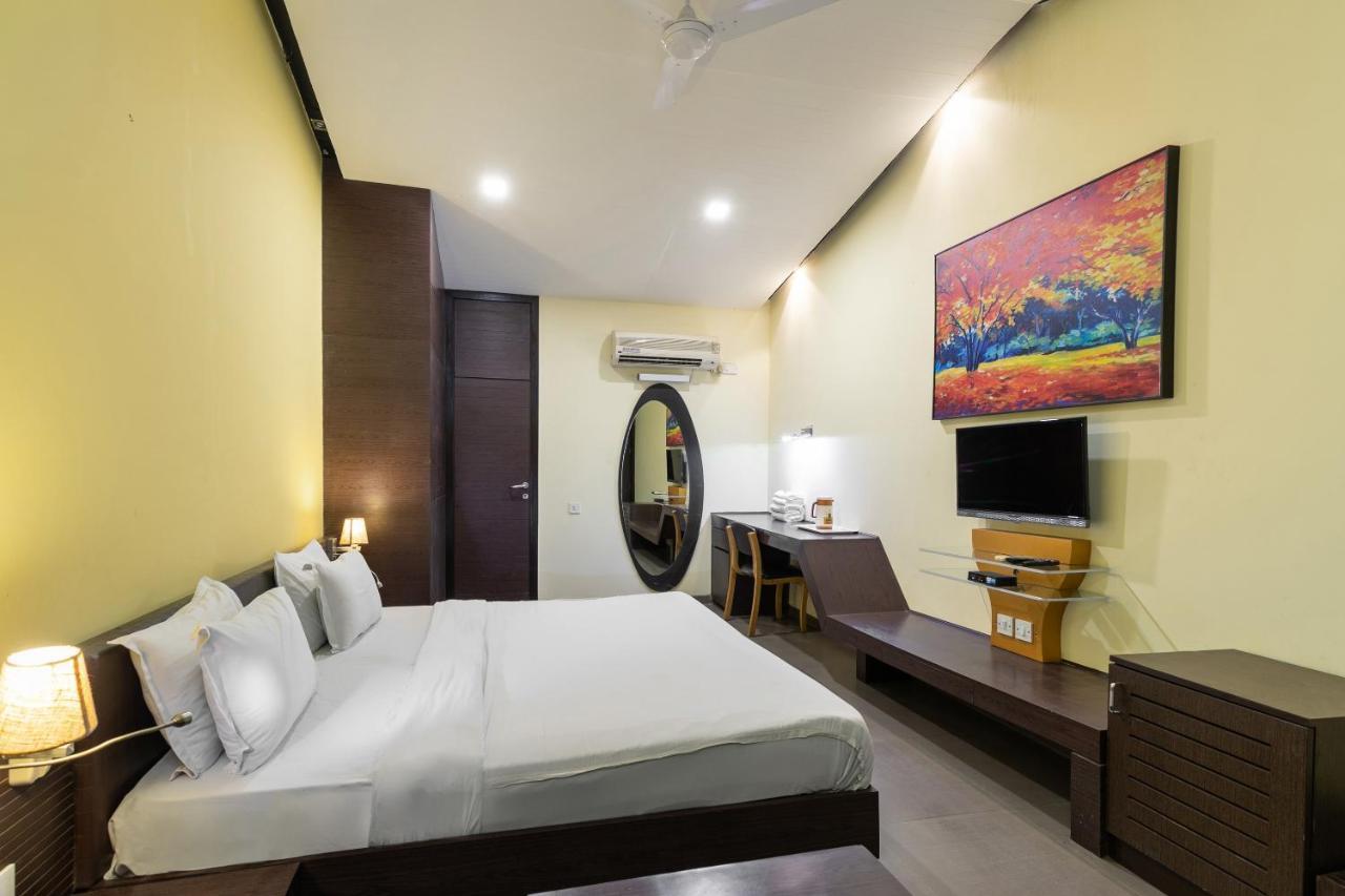 Capital O 47539Capital O Umbergaon Club Hotel Umargām Esterno foto