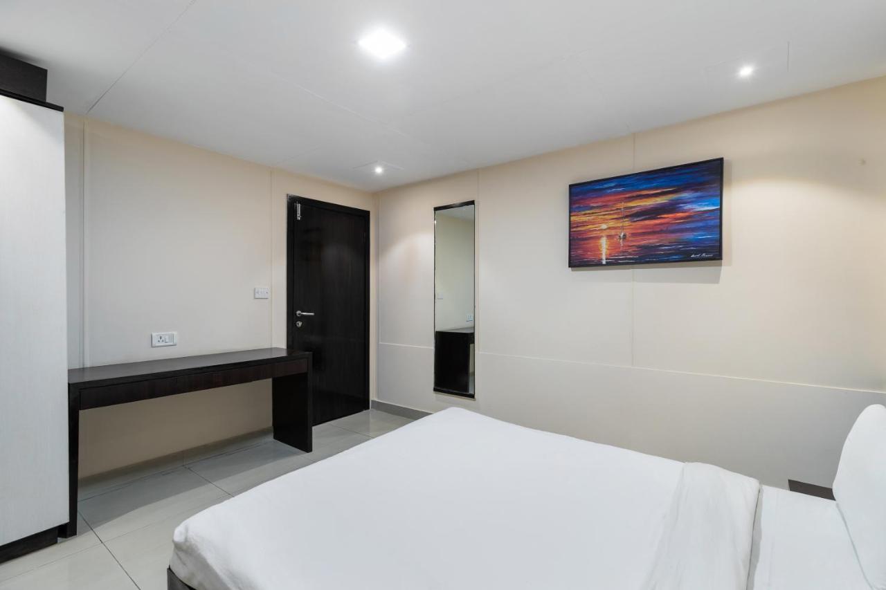 Capital O 47539Capital O Umbergaon Club Hotel Umargām Esterno foto