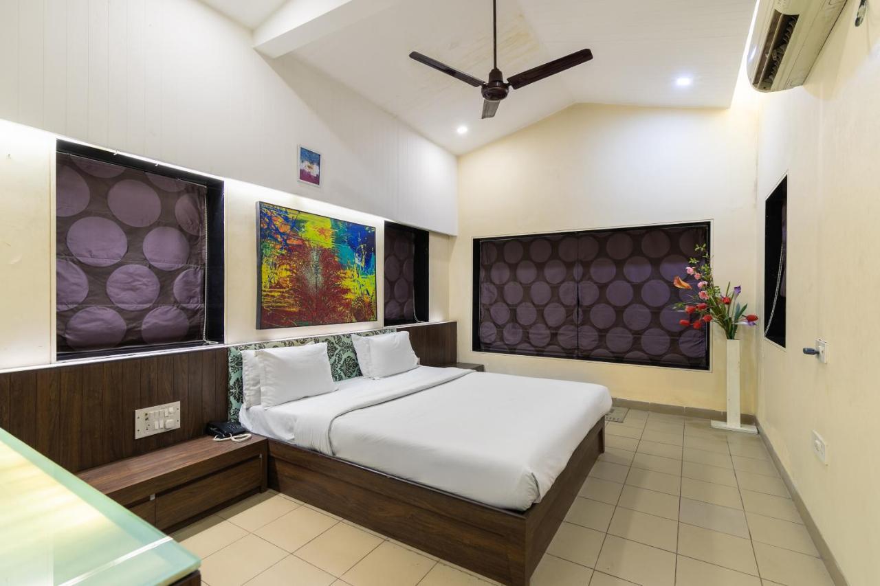 Capital O 47539Capital O Umbergaon Club Hotel Umargām Esterno foto